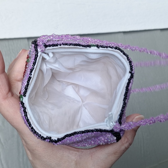 🍓 Hello Kitty strawberry beaded crossbody mini bag Sanrio - Picture 7 of 10